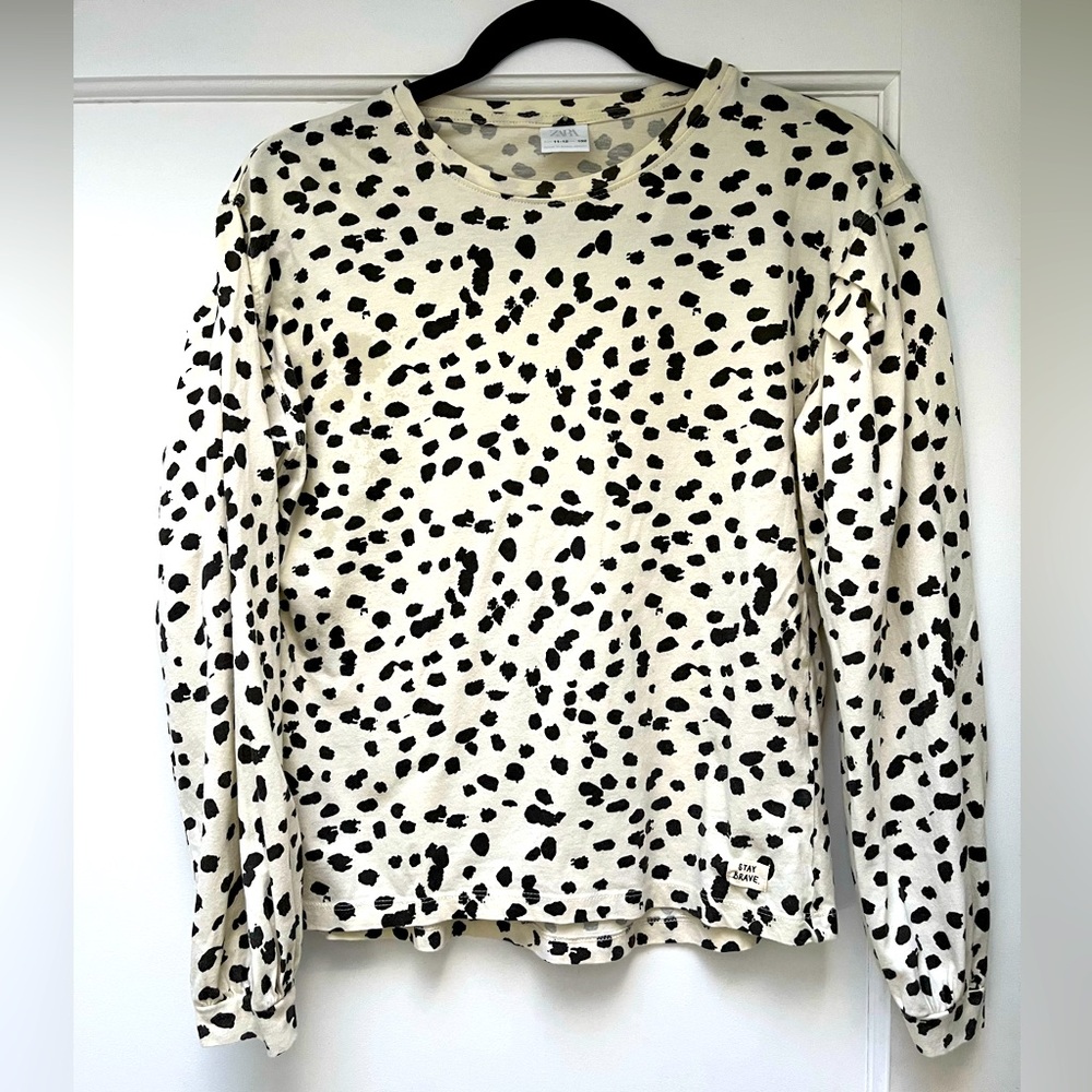 Girls Zara size 11-12, long sleeve shirt with detailed sleeves.